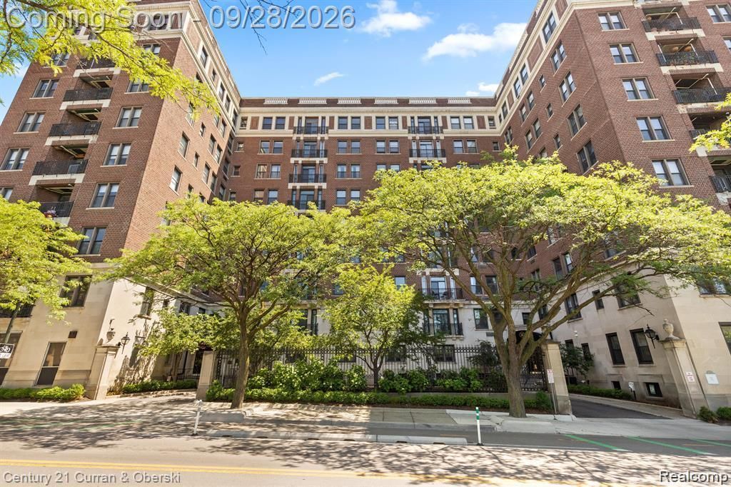 2900 E Jefferson Avenue D501, Detroit
