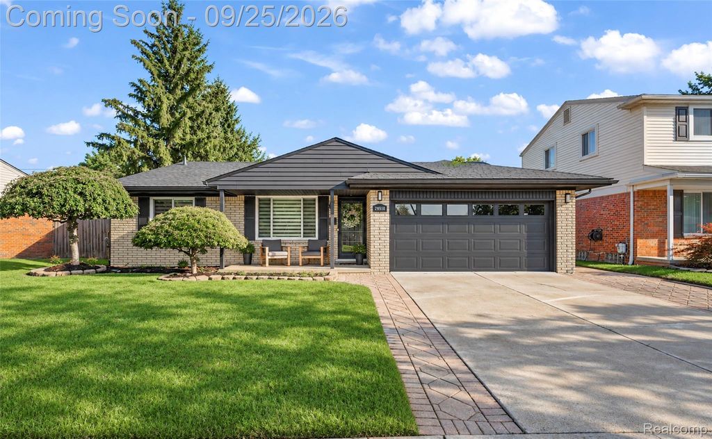 29510 Lyndon Street, Livonia