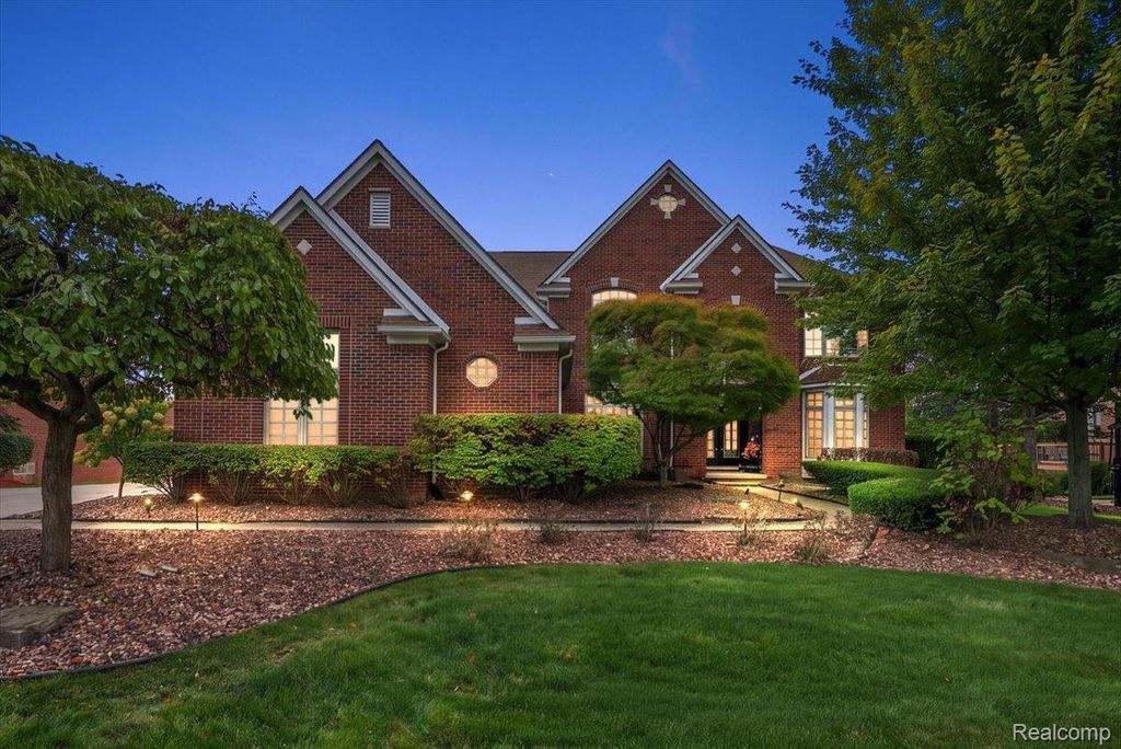 24060 Broadmoor Park Lane, Novi city