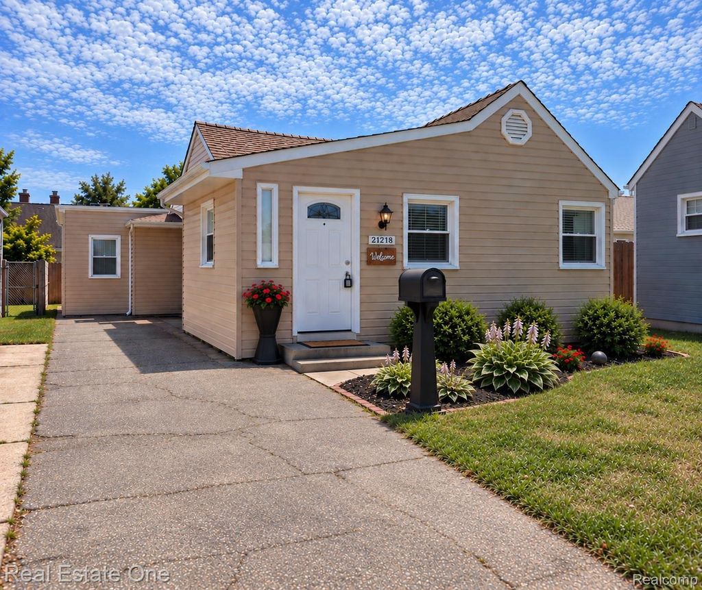 21218 Woodward Street, Clinton Twp