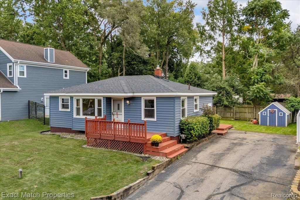 6639 Buckland Avenue, West Bloomfield
