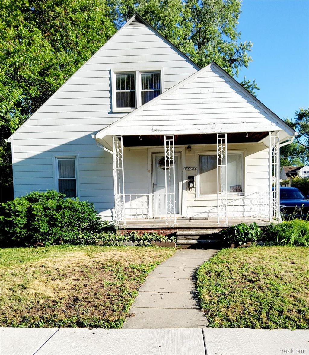 25525 Powers Avenue, Dearborn Heights