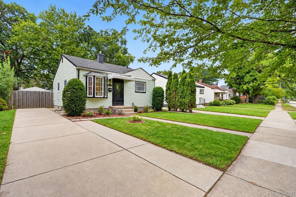 27425 Osmun Street, Madison Heights