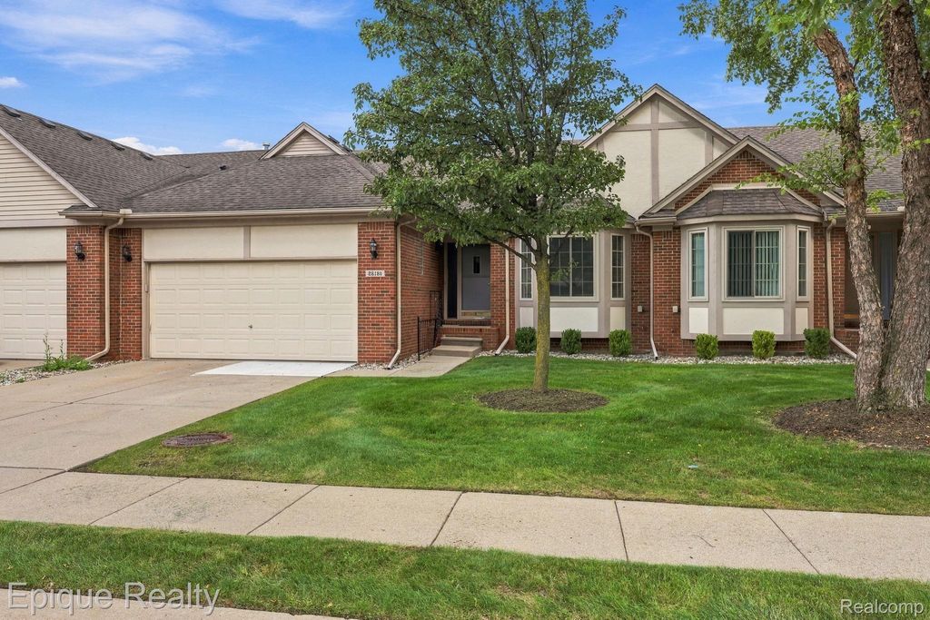 28181 Cottonwood Court 31, Chesterfield