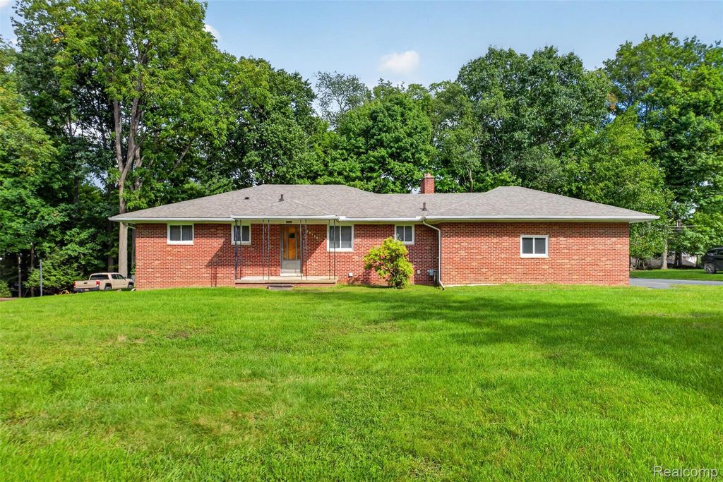 26710 La Muera Street, Farmington Hills