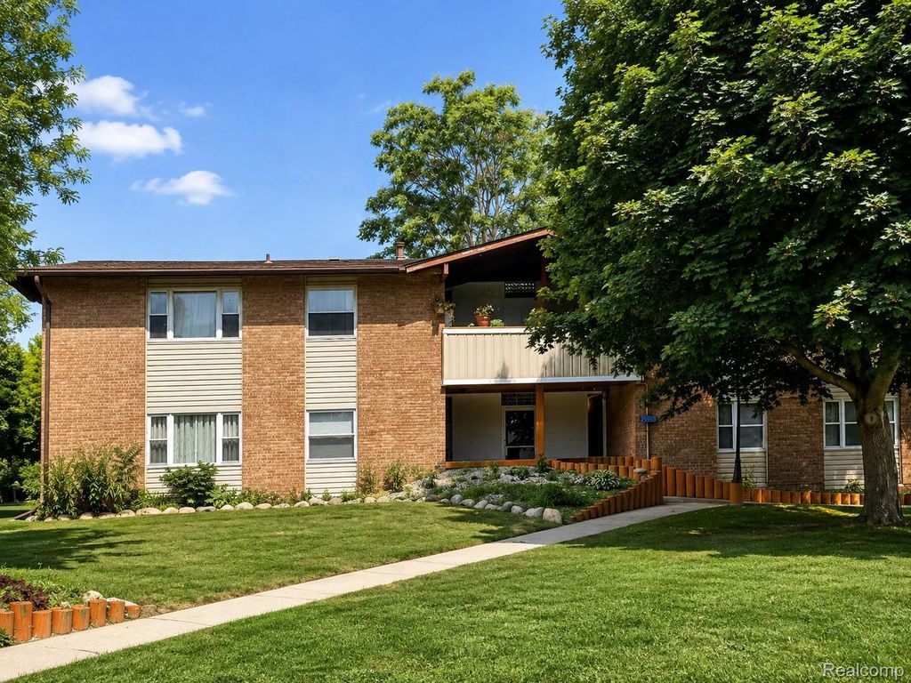 29589 W Jefferson Avenue S 16, Gibraltar