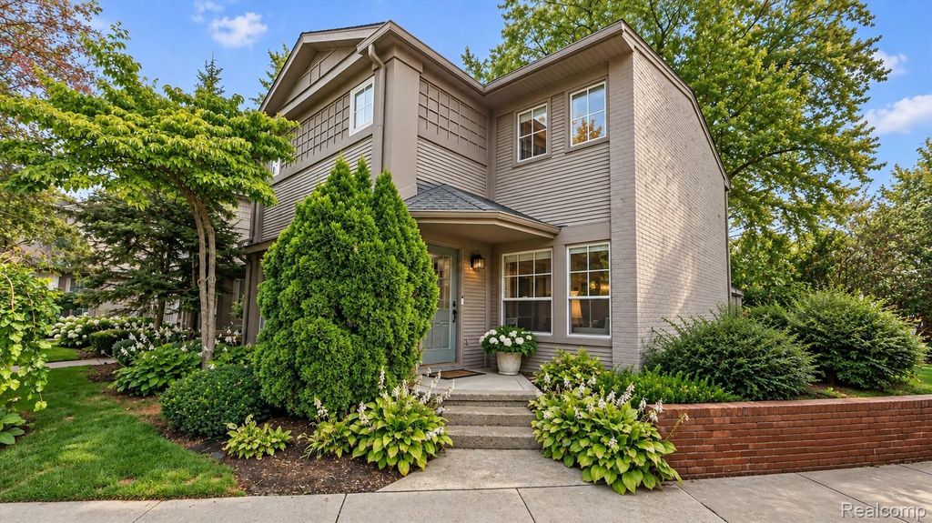 1051 N Old Woodward Avenue, Birmingham