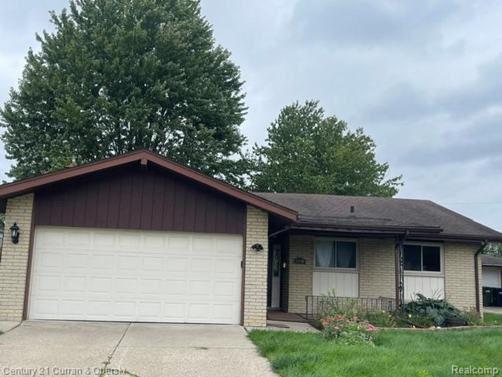 12156 Corvair Drive, Sterling Heights