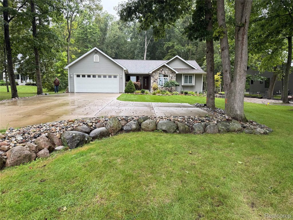 16290 Whitehead Drive, Linden