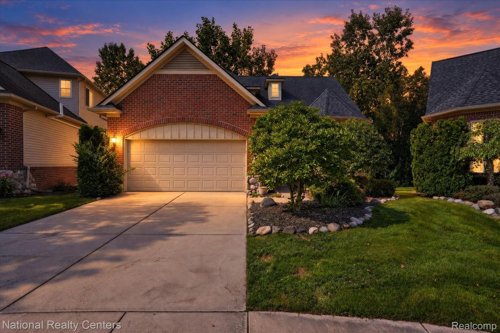 5590 River Park Drive, Waterford
