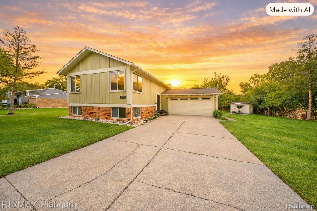 24300 Springbrook Drive, Farmington Hills
