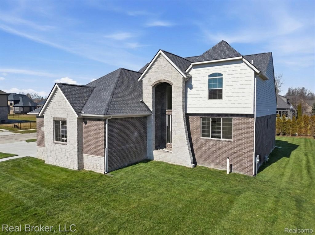 35957 Windridge Drive, New Baltimore