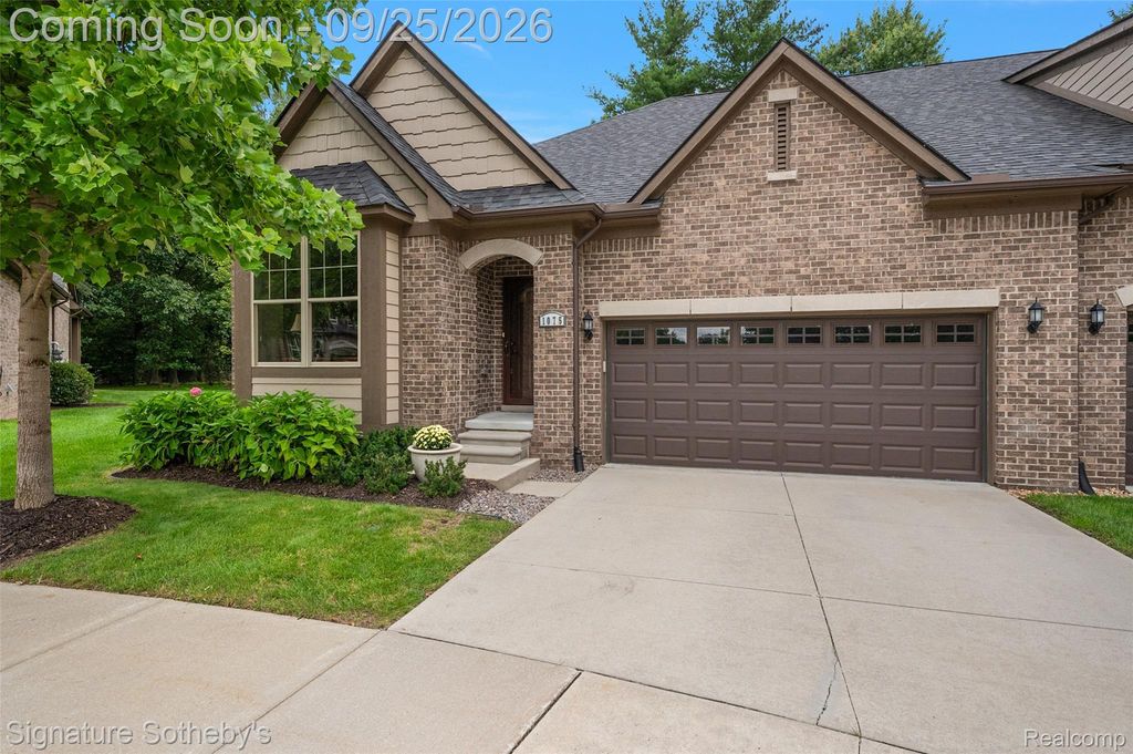 1075 Hampshire Court, Rochester Hills