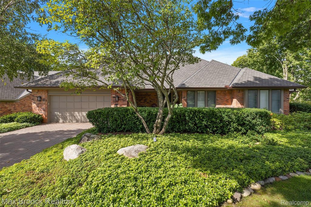 233 Norcliff Drive, Bloomfield Hills