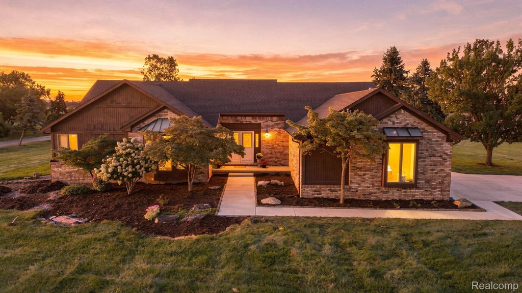 8484 Chinavare Road, Newport
