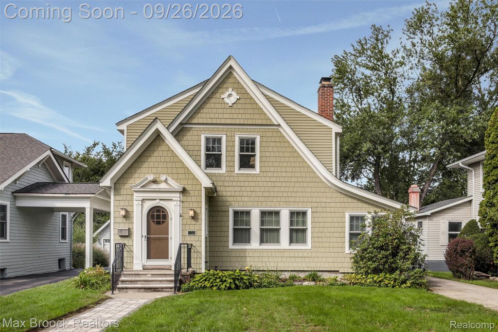 46 Oakdale Boulevard, Pleasant Ridge