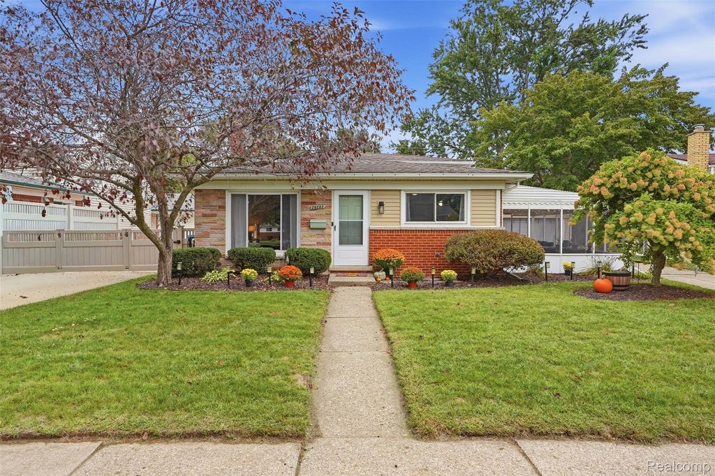 28282 Couzens Avenue, Madison Heights