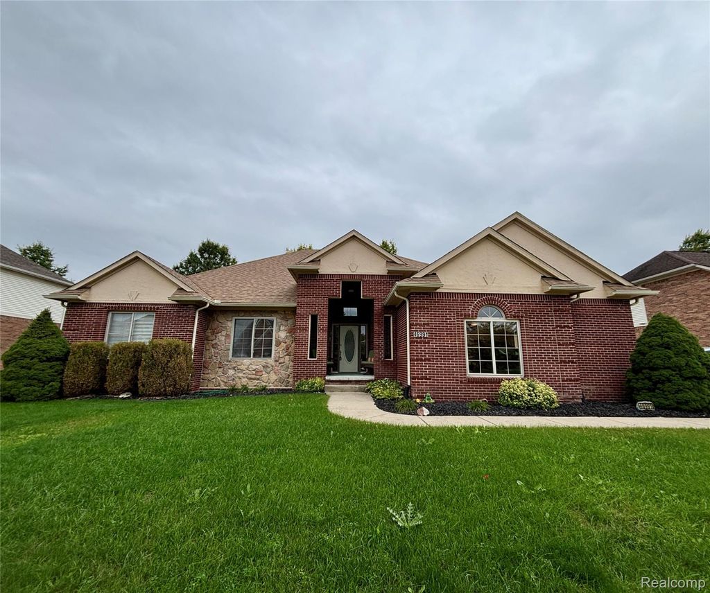 46991 Hidden River Circle N, Canton