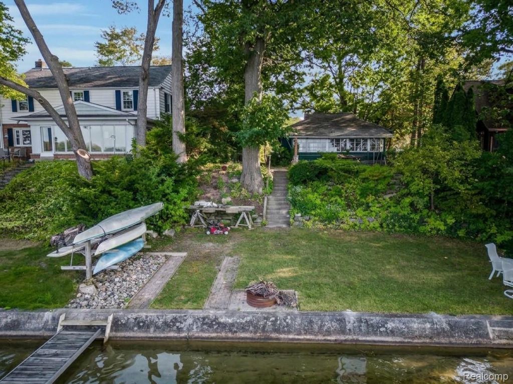 4324 S Shore Street, Waterford