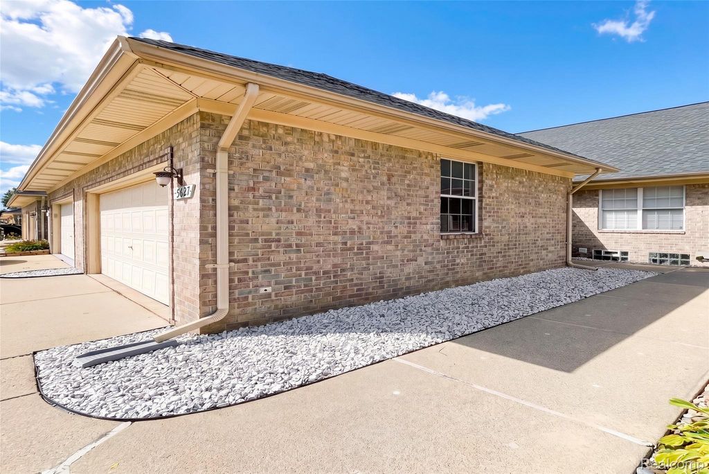 5627 Seabreeze Lane 3, Sterling Heights