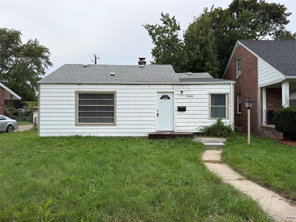 15645 Semrau Avenue, Eastpointe