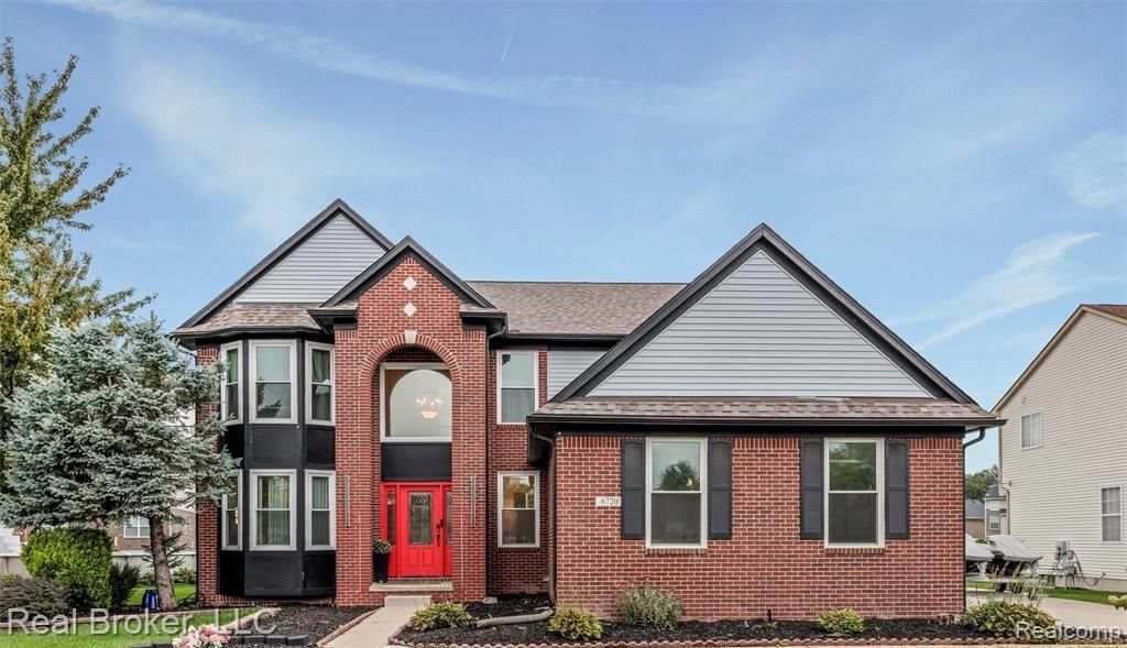 6720 Sadie Lane, Van Buren Twp
