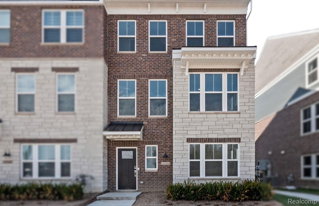 25544 Tolstoy Trail, Novi