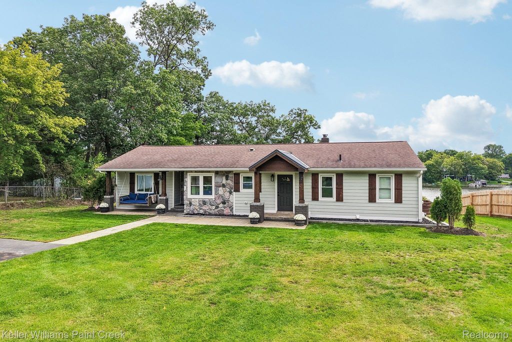 4890 Clinton Drive, Clarkston