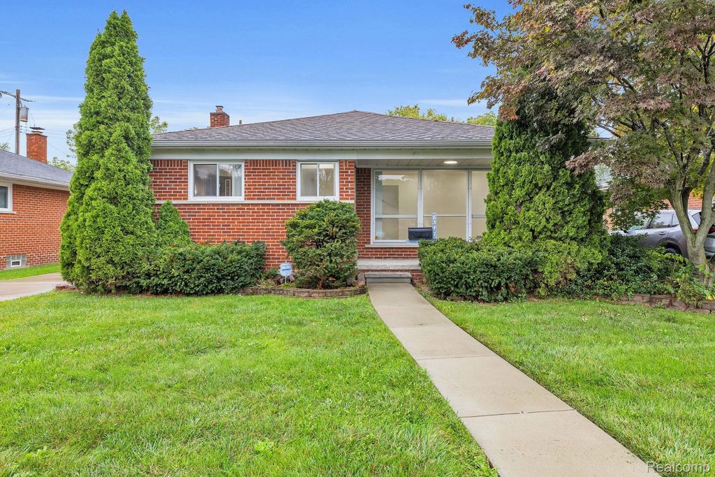 8347 Dixie Lane, Dearborn Heights