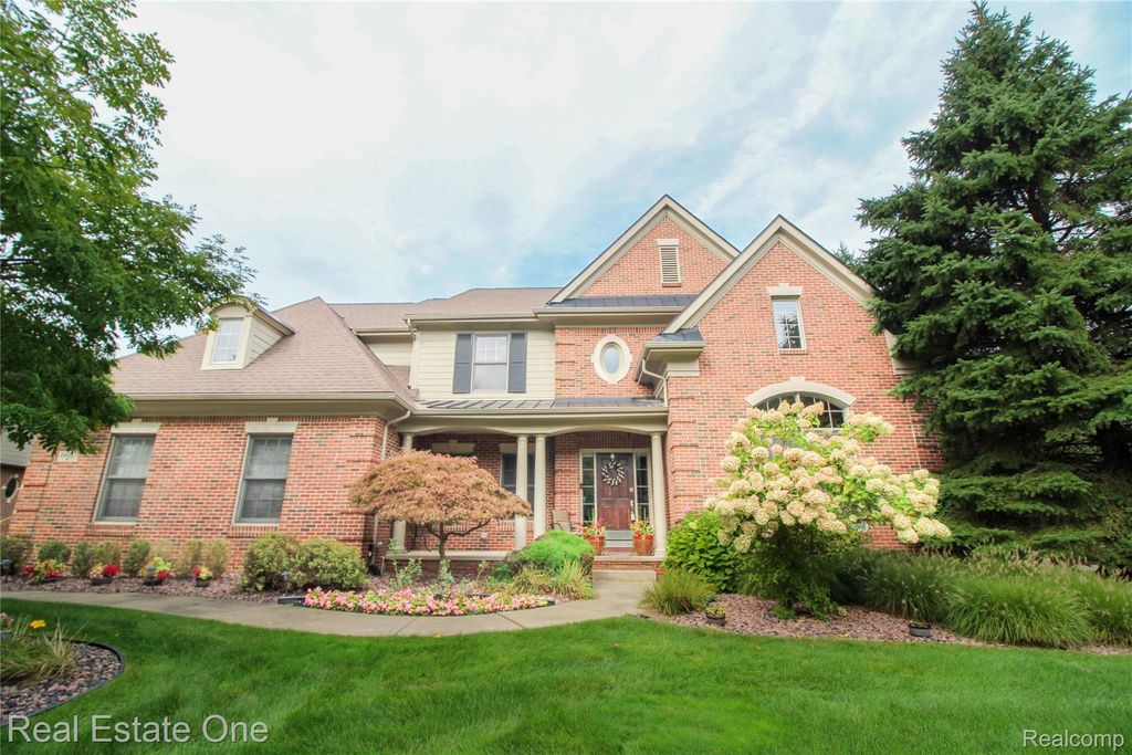 44023 Cypress Point Drive, Northville