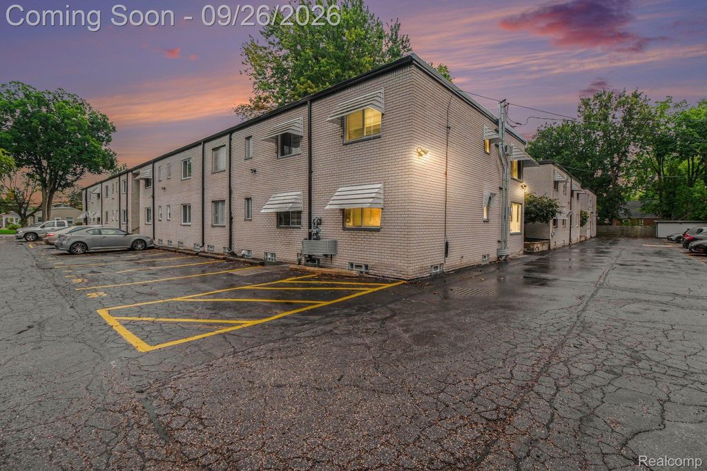 3429 Hillside Drive, Royal Oak