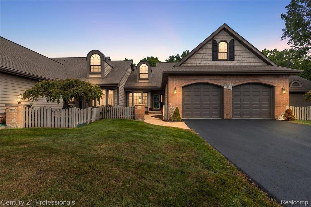 6590 Steeple Ridge, Clarkston