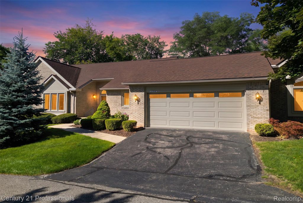 5388 Fairway Court, West Bloomfield