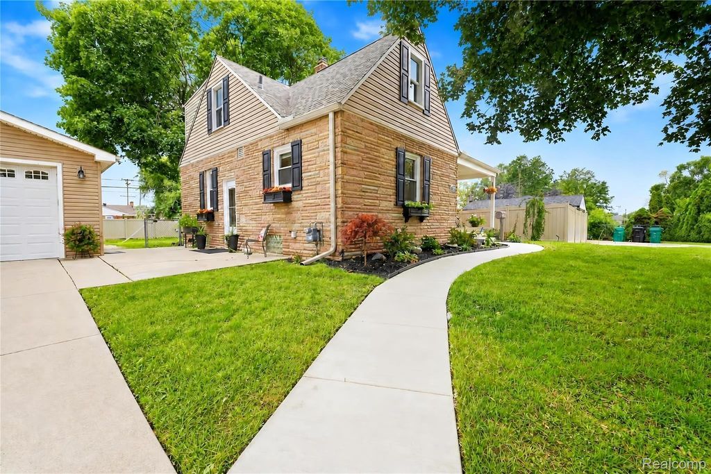 31215 Dawson Street, Garden City