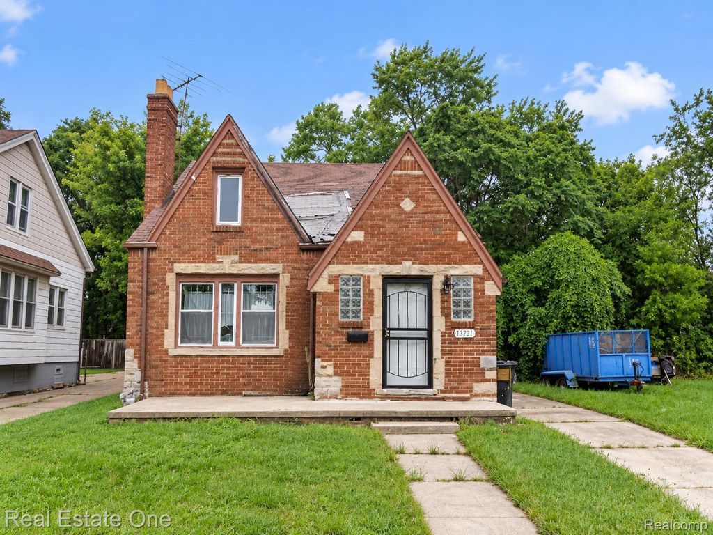 12105 Sanford Street, Detroit