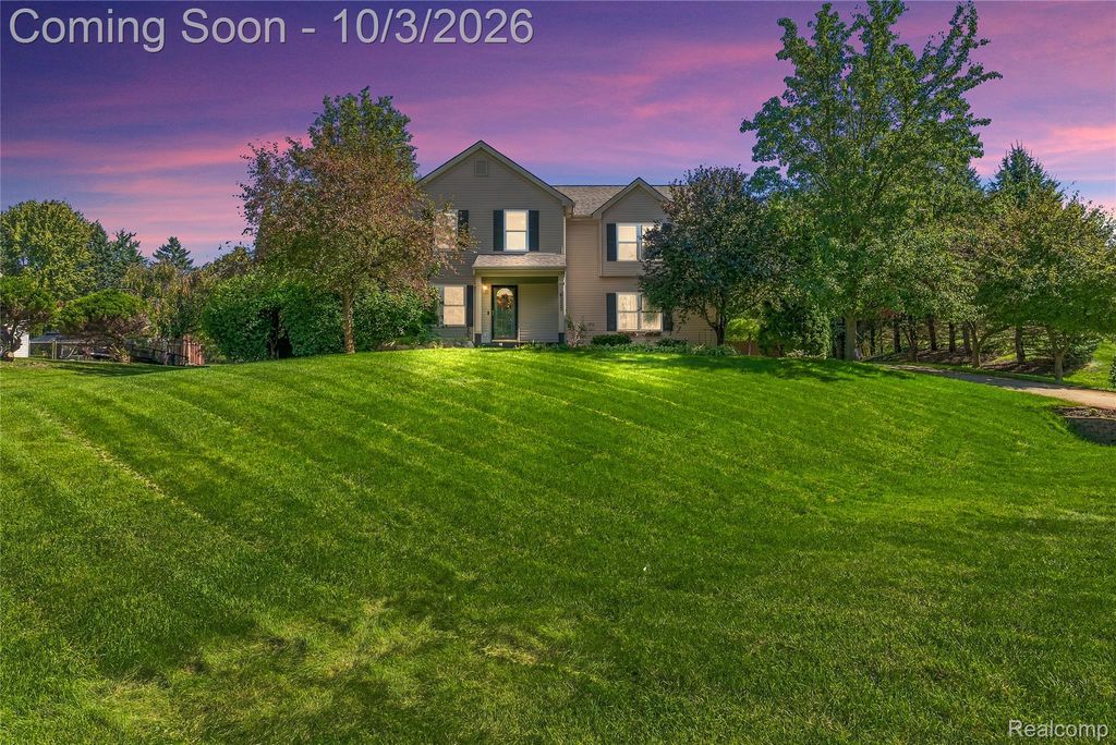16225 Apple Lane, Fenton charter township