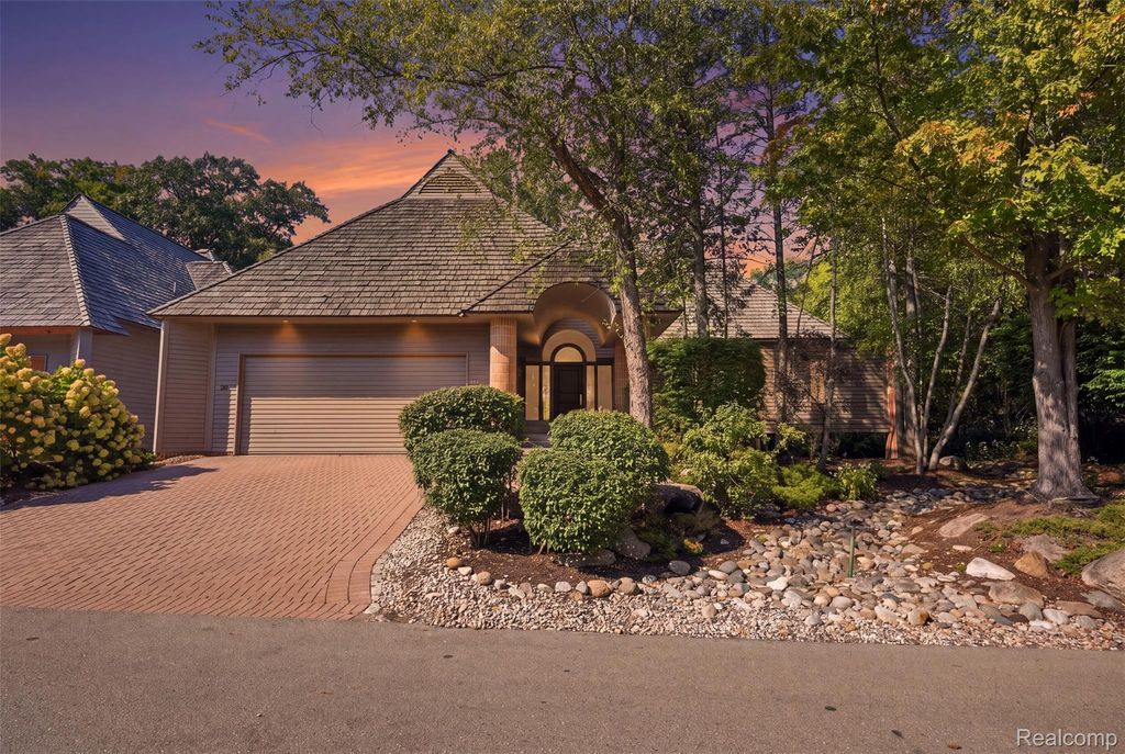 20 Scenic Oaks Drive N, Bloomfield Hills