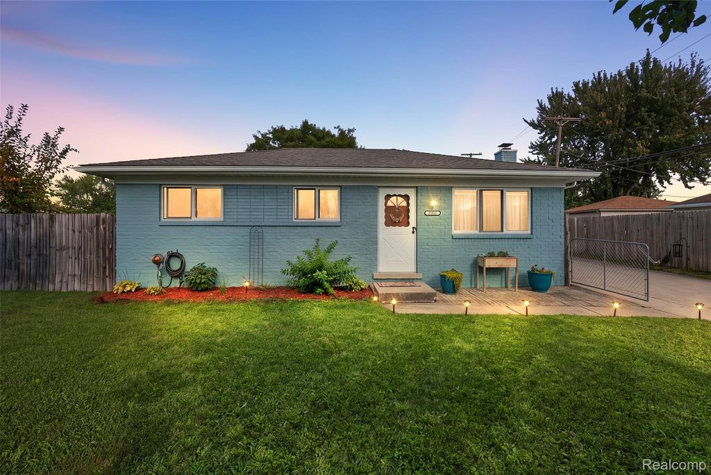 35038 Simon Drive, Clinton Twp