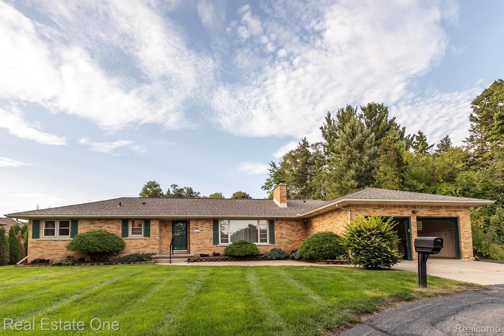 45400 N Territorial Road, Plymouth