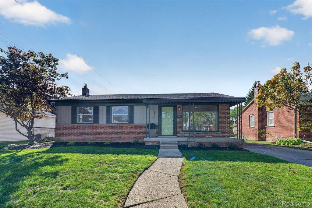 16354 Drake Street, Southgate