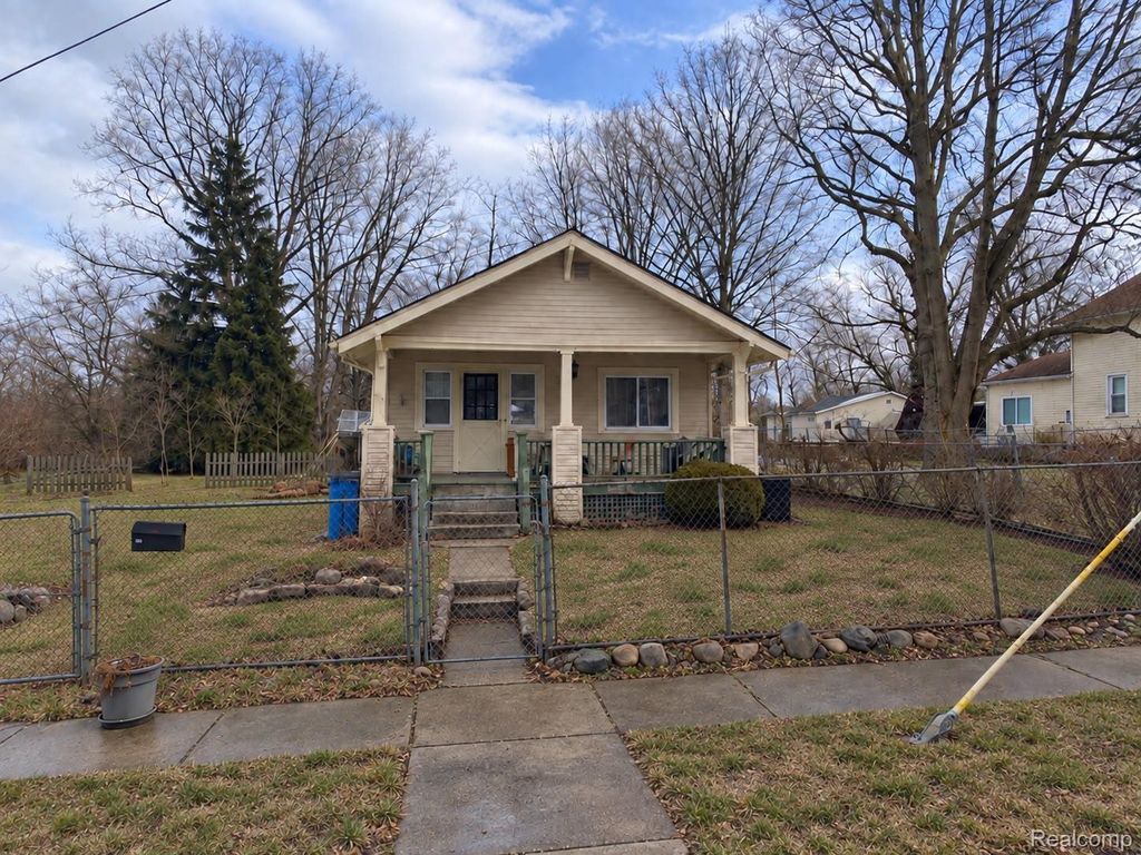 967 Hammond Avenue, Flint