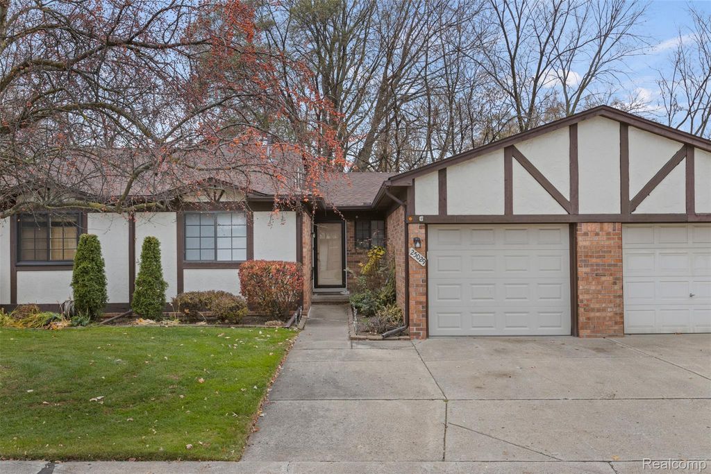 25029 Joanne Smith Drive, Warren