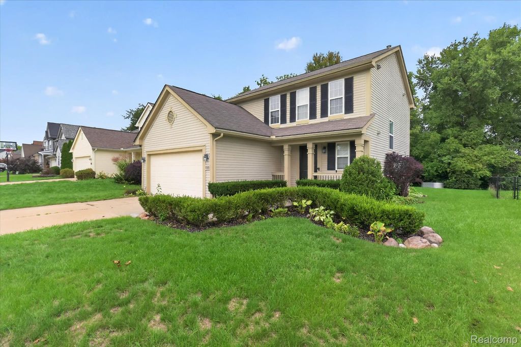 8589 Barrington Drive, Ypsilanti
