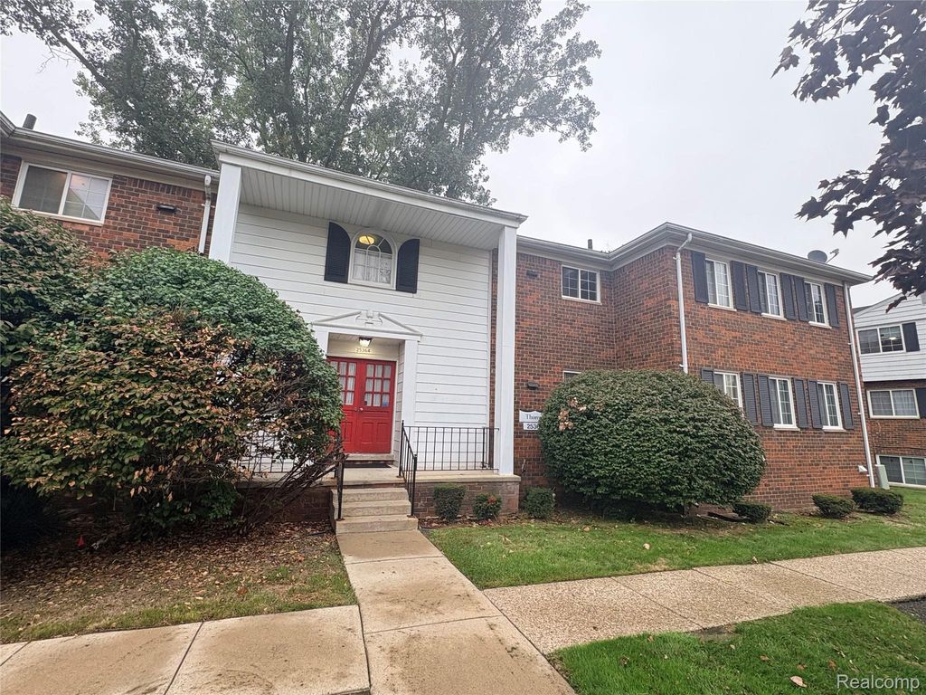 25364 Shiawassee Circle, Southfield