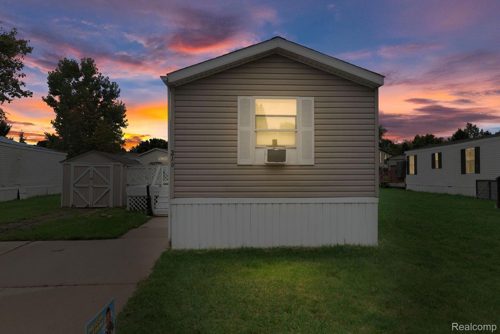 216 Jacqualyn Drive, Lapeer