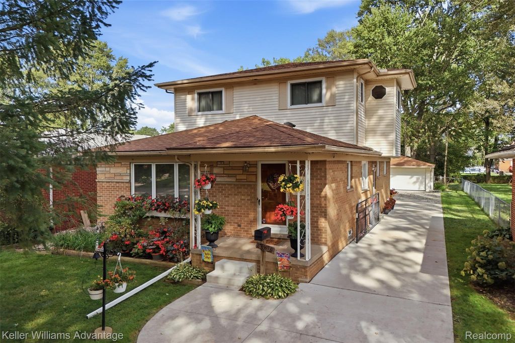 3987 Grindley Park Street, Dearborn Heights