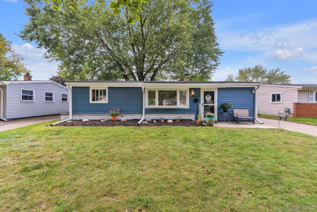 1536 S Carlson Street, Westland