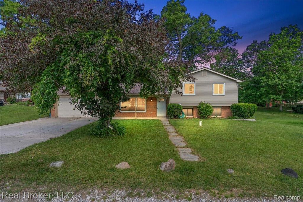 8320 Hillpoint Drive, Brighton