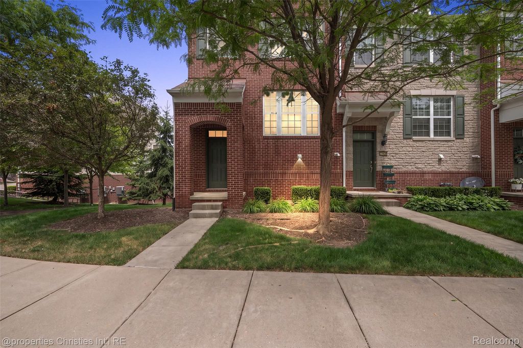 27928 Hopkins Drive, Novi