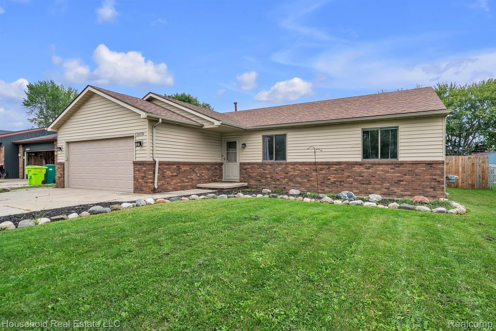 39870 Bridgeview Street, Harrison Township